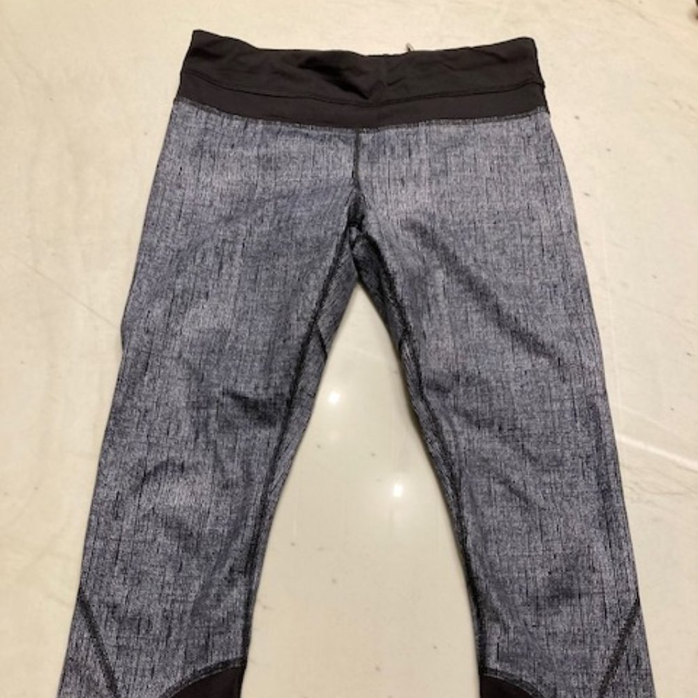 Lululemon Race Rival Capri Length Leggings Size 4